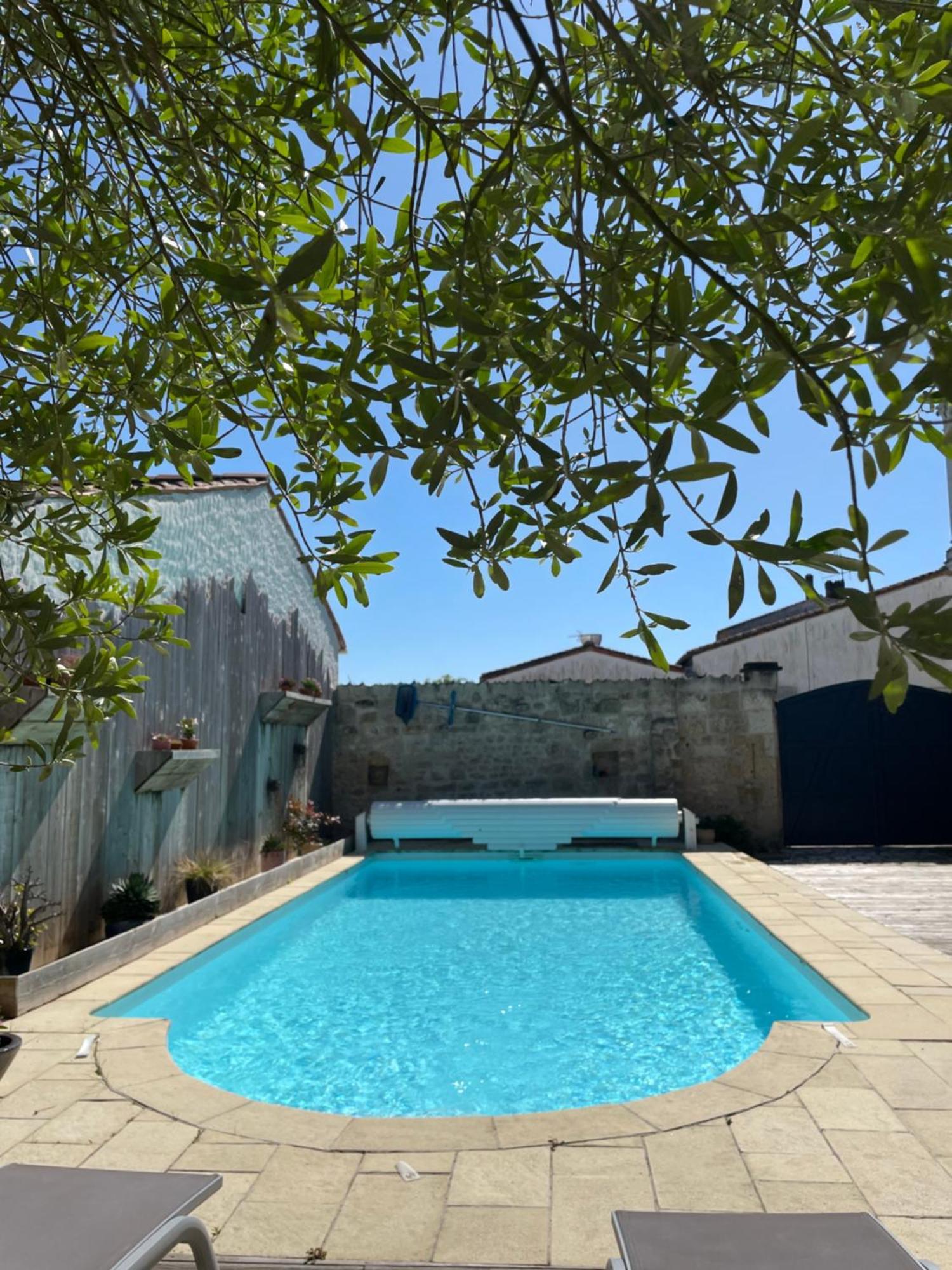 Aux Portes Des Iles Saint-Just-Luzac Exterior photo